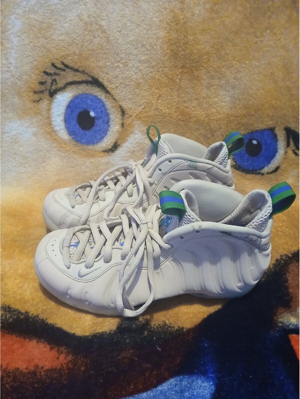 Nike Youth Foamposite Sneakers Size US 8 White with Blue and Green Accents